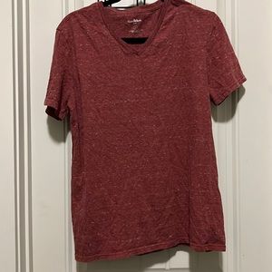 Heather red / maroon V-neck T-shirt